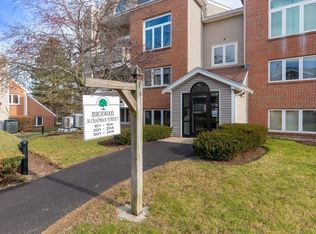 30 Chapman St UNIT 101, Weymouth, MA 02189
