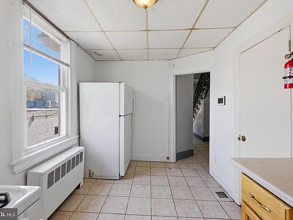 3rd image of 909 Springfield Rd #D