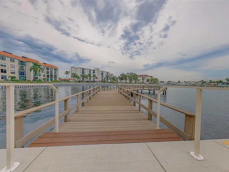19029 US Highway 19 N #9-403 — Photo 36