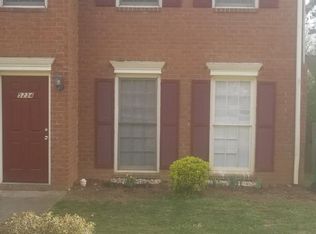 5234 Ridge Forest Dr, Stone Mountain, GA 30083