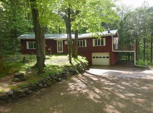 W11430 Riverside Rd, Marion, WI 54950