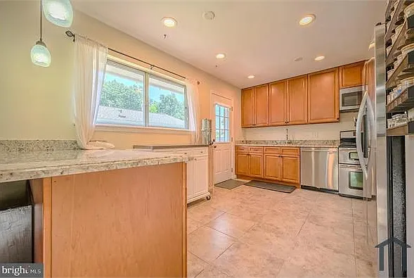 2893 Chalet Ct — Photo 10