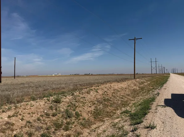 1704 Hawk Rd, Levelland, TX 79336