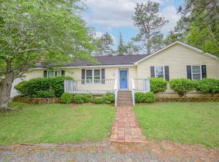 70 Midlothian Dr, Southern Pines, NC 28387