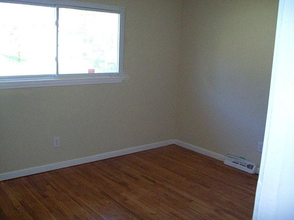 3rd image of 7066 Idlewild Ave