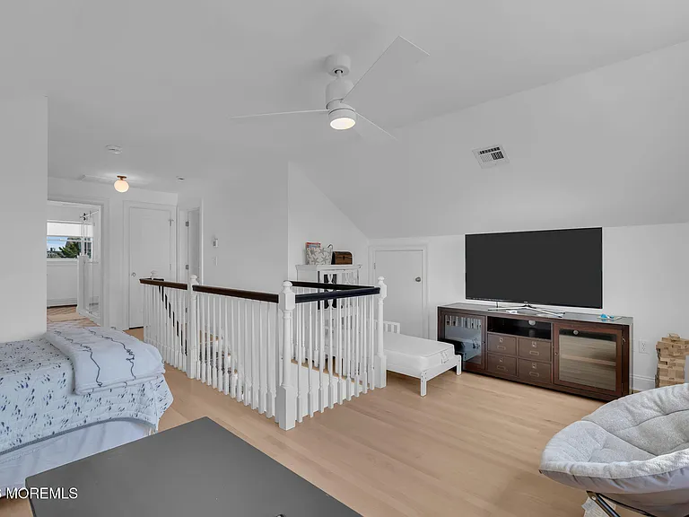 112 Sylvania Ave — Photo 30