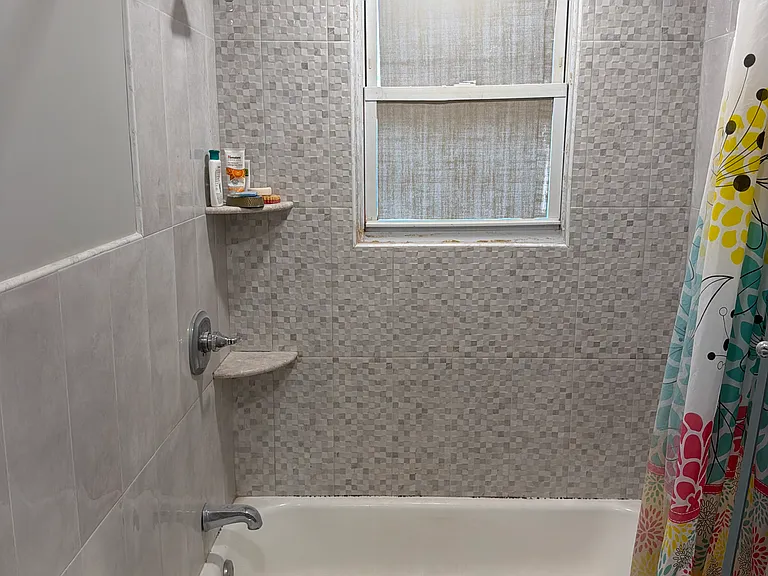 277 Griffith St #2 — Photo 8