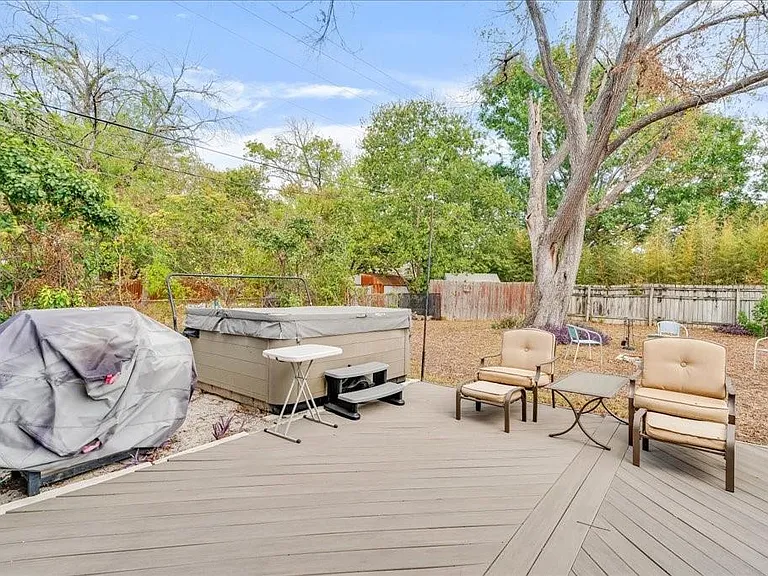 8001 Briarwood Ln — Photo 5