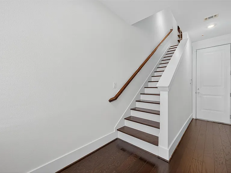 2401 Crawford St #C3D — Photo 9