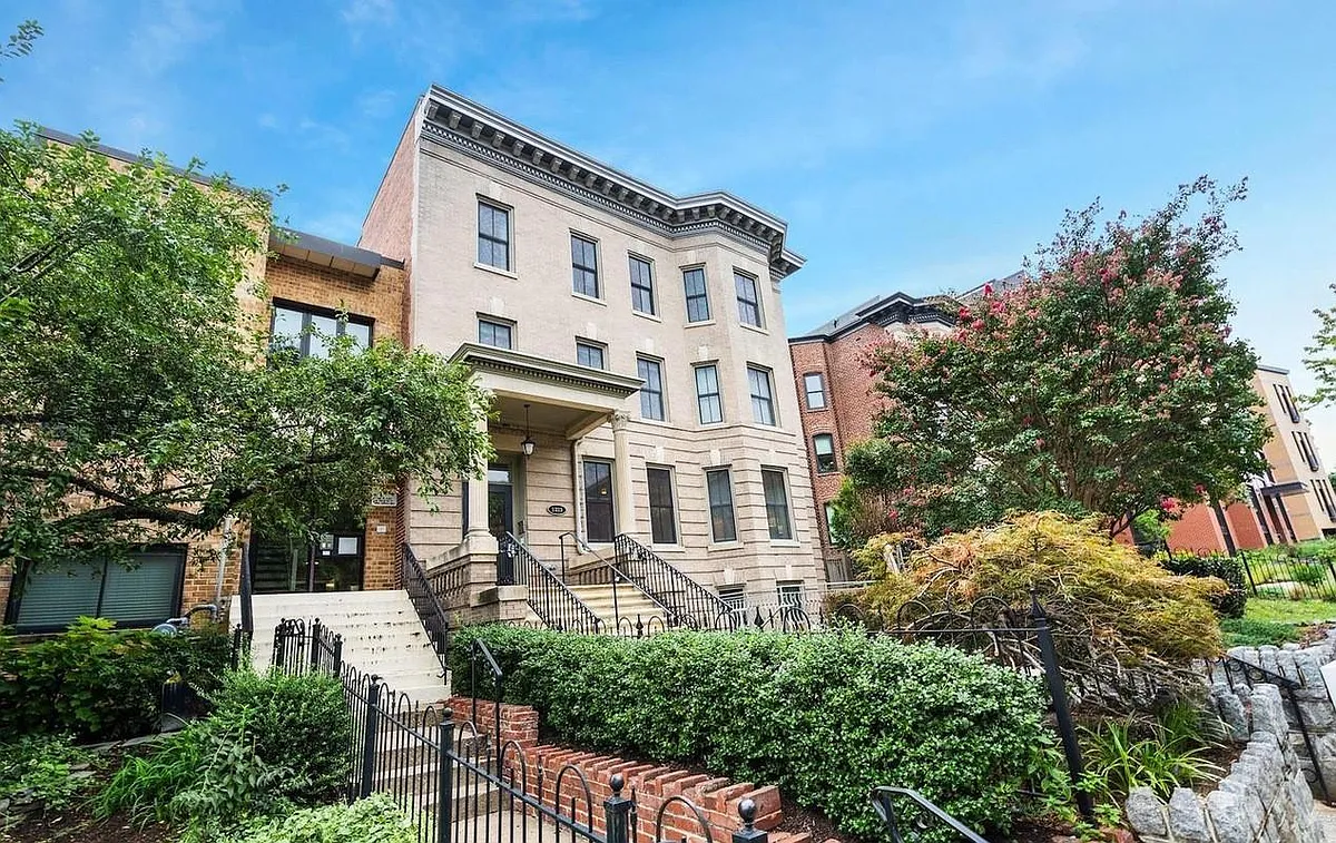 Building Photo - 1323 Clifton St NW #11