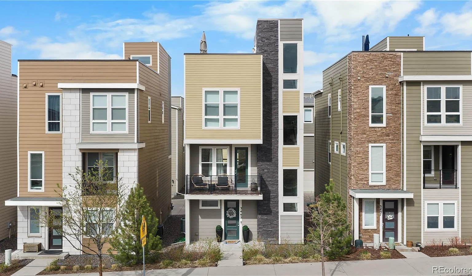 2 bed, 2.5 bath, 1920 sqft, $3,100 — Photo 1