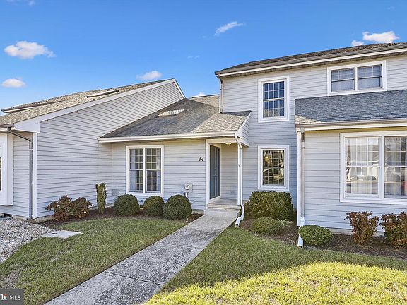3rd image of 30996 Crepe Myrtle Dr Unit 44