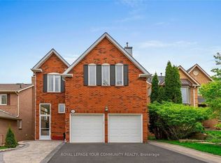 111 Bonny Meadows Dr, Aurora, ON L4G 6N1