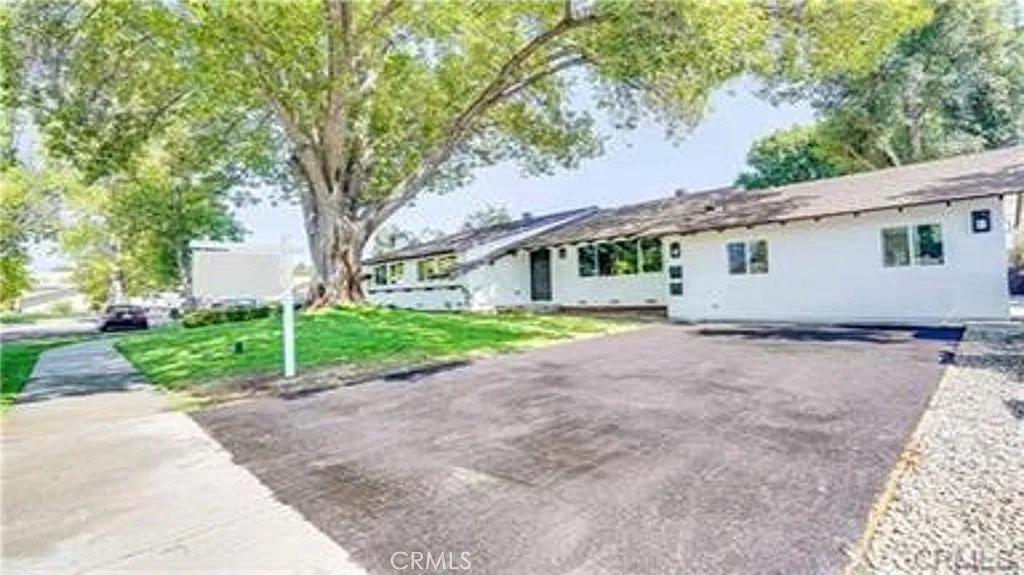 4 bed, 1431 sqft, $4,650 — Photo 3