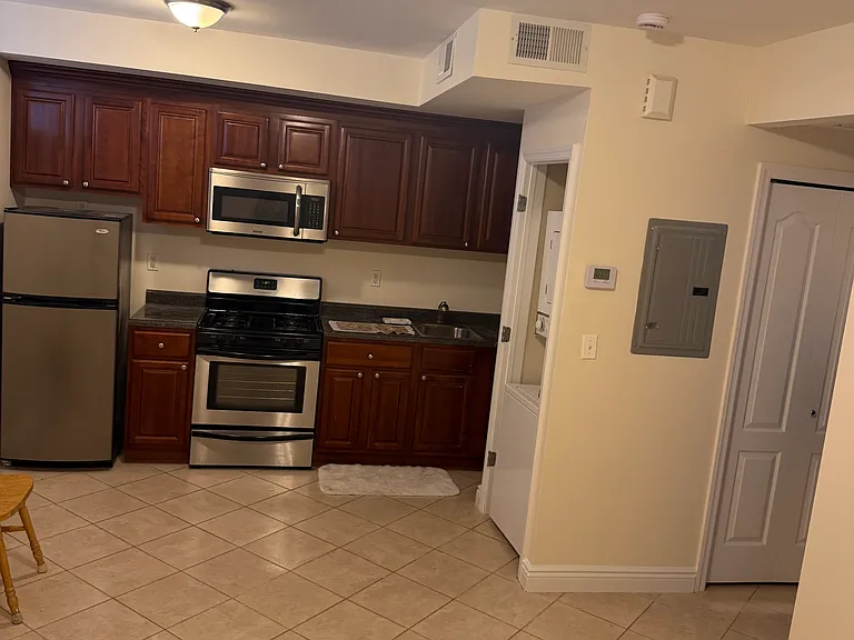 22 Woodvale Ave #1 — Photo 4