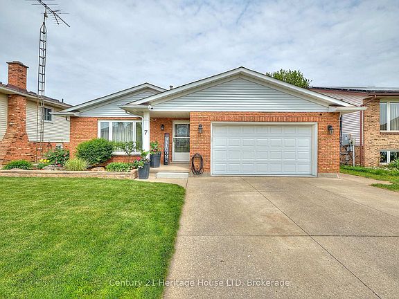 2nd image of 7 Huntington Ln