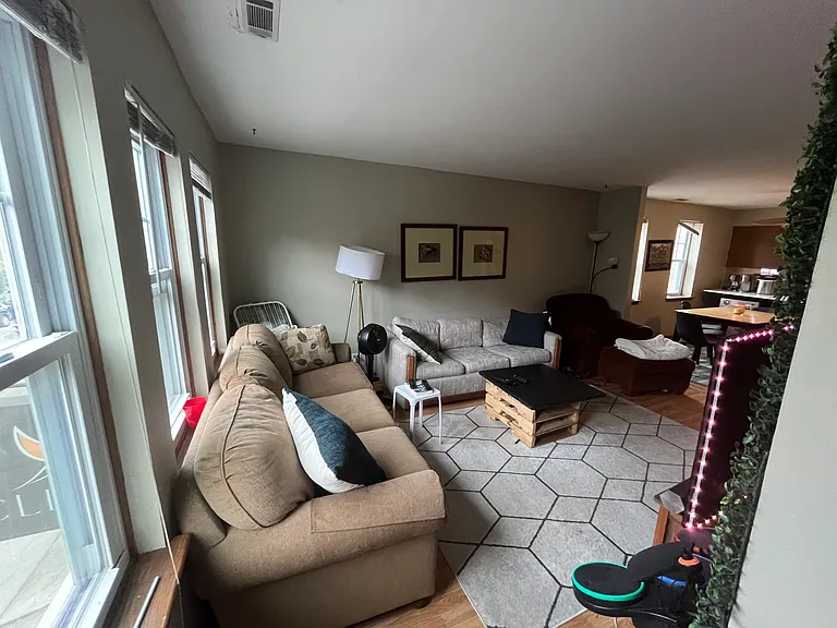 2826 N Lincoln Ave #2 — Photo 6
