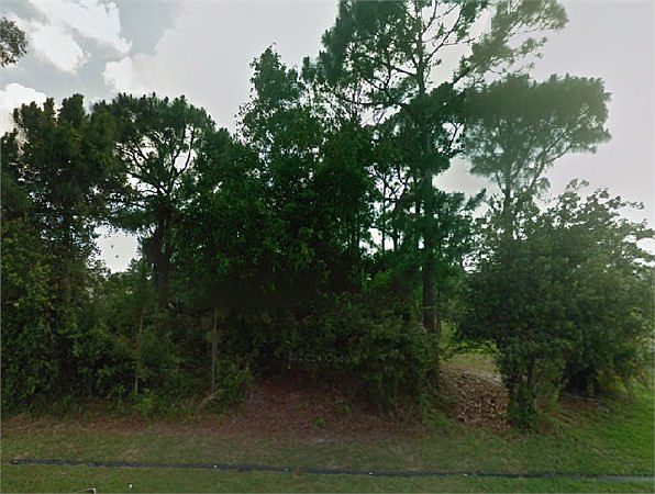 1st image of 444 NW Raymond Ln