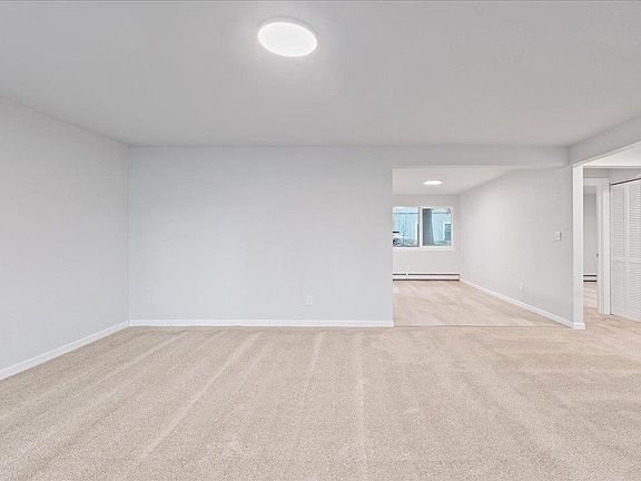 4th image of 130 Vassar Cir