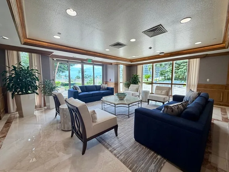 4021 Gulf Shore Blvd N #202 — Photo 32