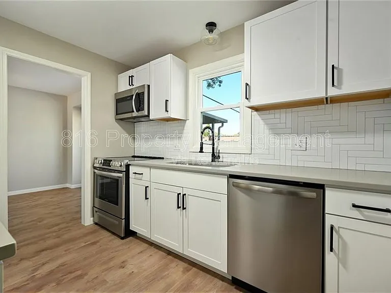 12120 W 63rd Ter — Photo 5