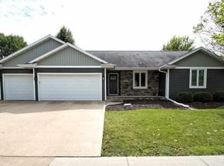 354 Windingbrook Dr, Oshkosh, WI 54904