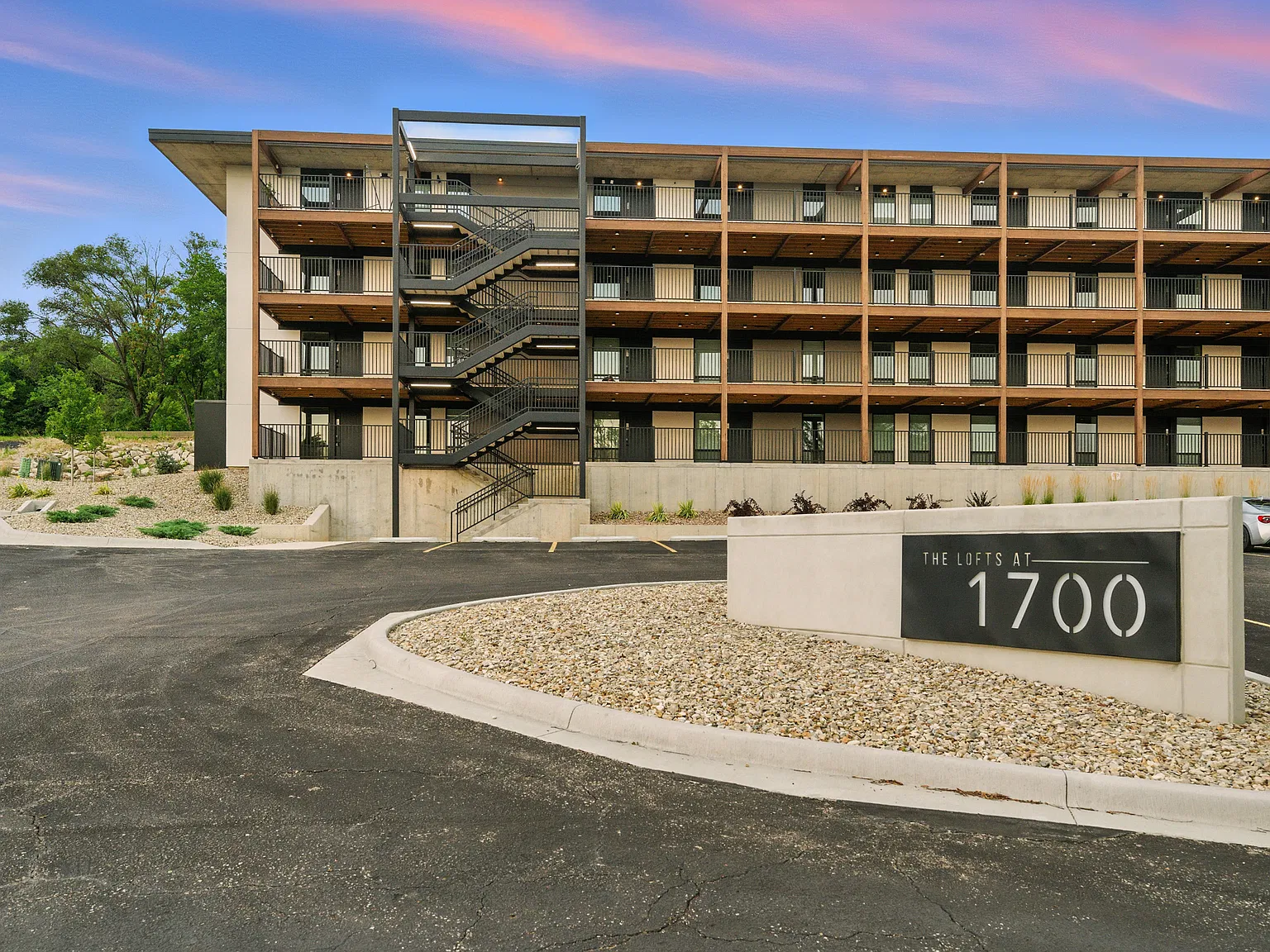 2 bed, 915 sqft, $2,500 — Photo 4