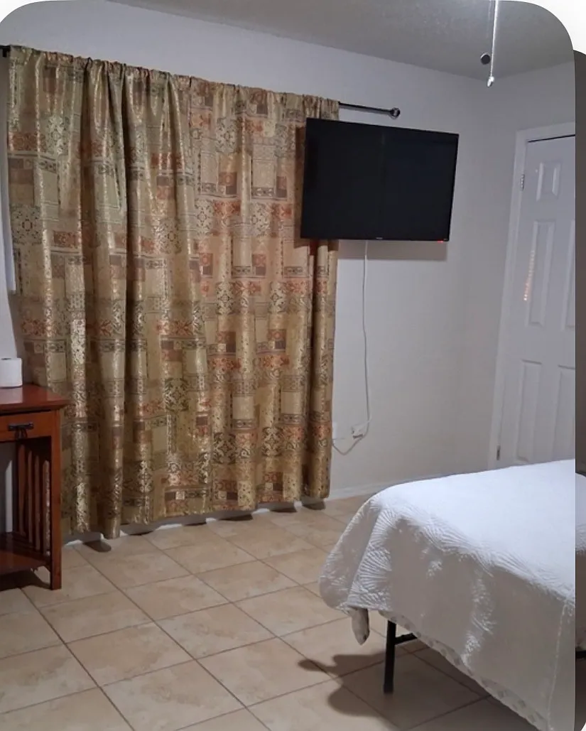 3 bed, 1700 sqft, $2,100 — Photo 2