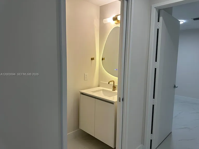 710 NE 29th St #206 — Photo 55