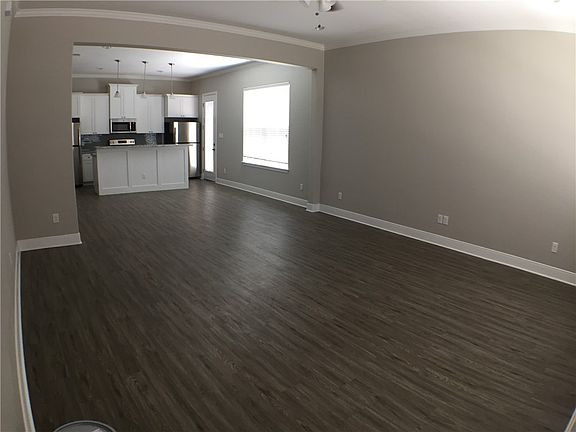 3rd image of 206 Park Pl
