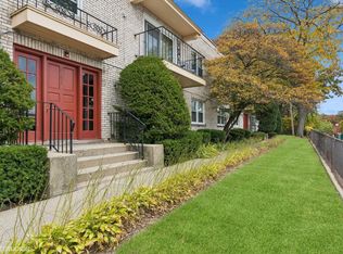 2101 Saint Johns Ave APT B, Highland Park, IL