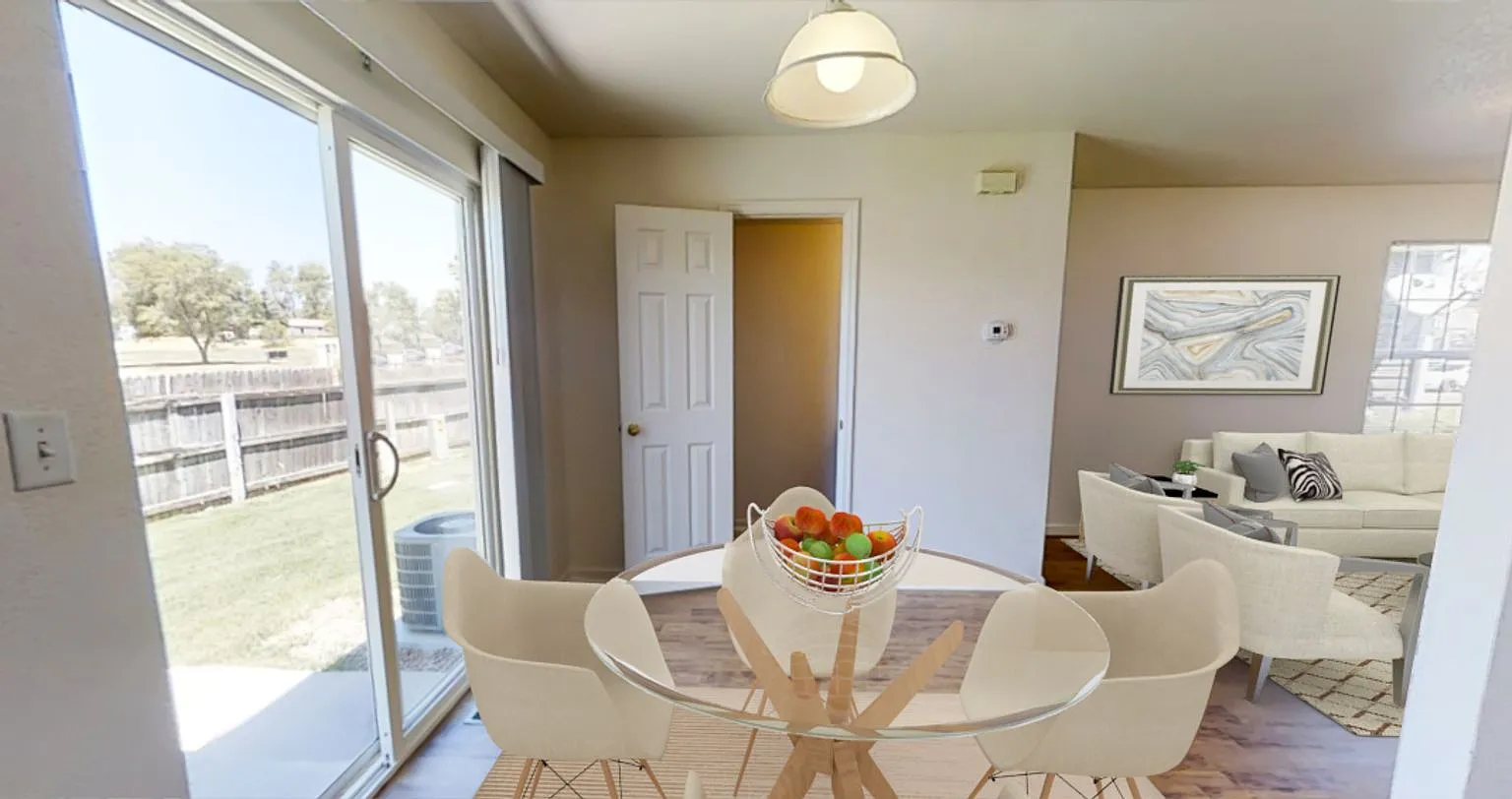 Adorable 2 bedroom Townhome! Lease Special $200 off your first month's rent — Photo 4