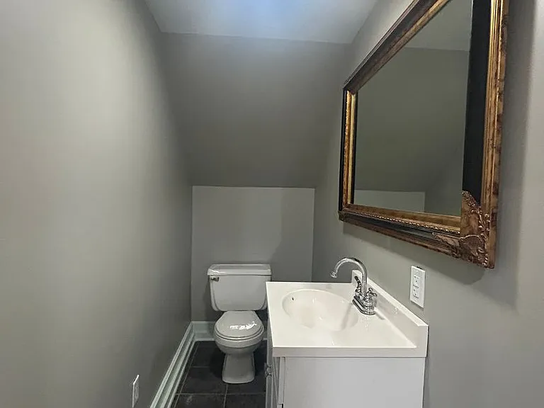 509 Columbia St — Photo 11