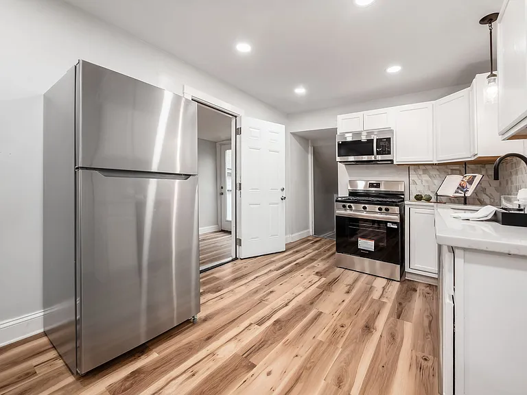 501 Oak St — Photo 23
