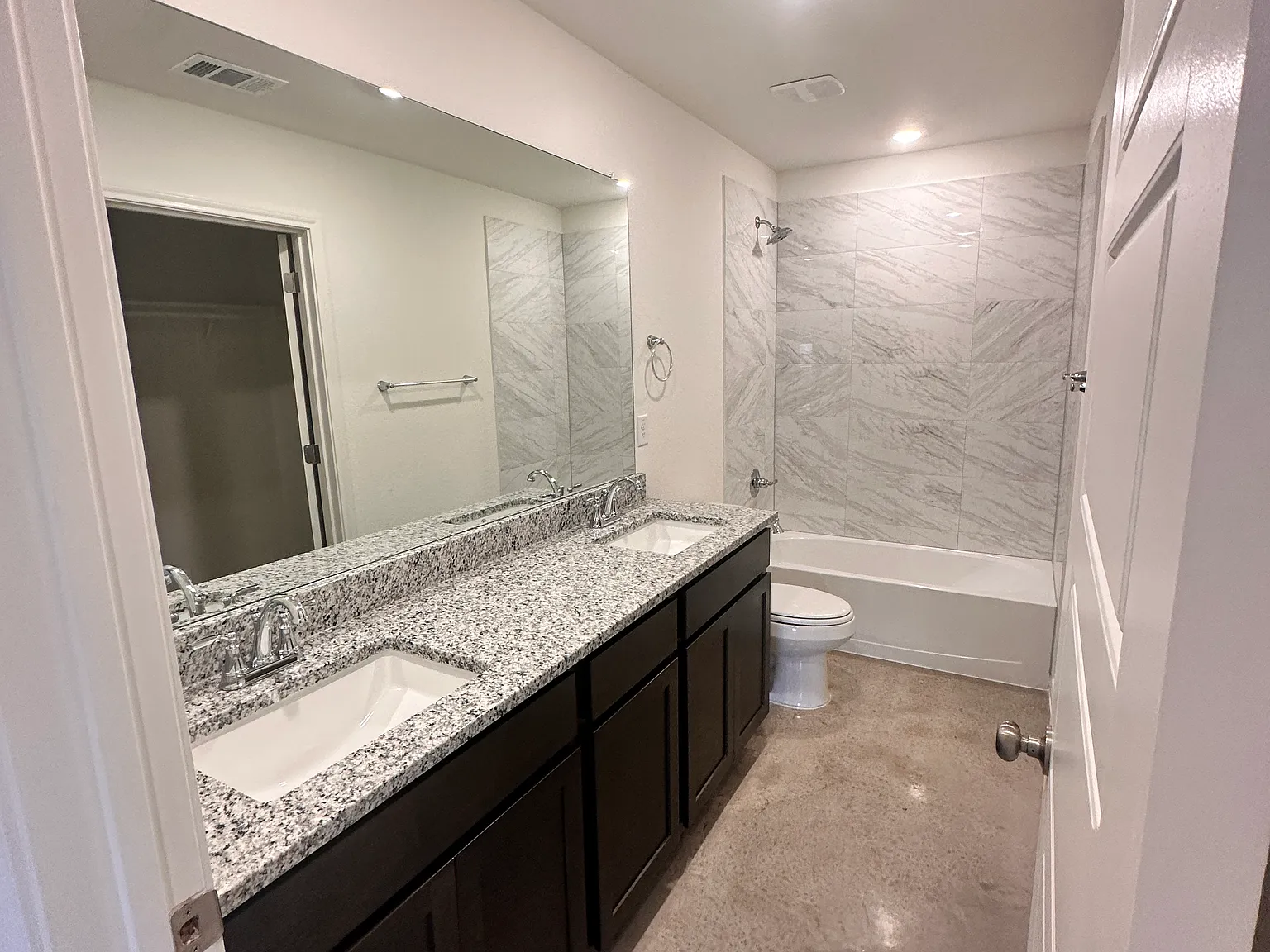 3 bed, $1,500 — Photo 4