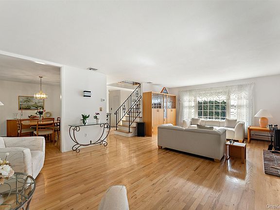 5th image of 12 Lyons Road