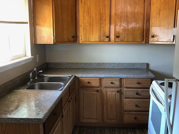 3rd image of 9314 Roanoke Dr