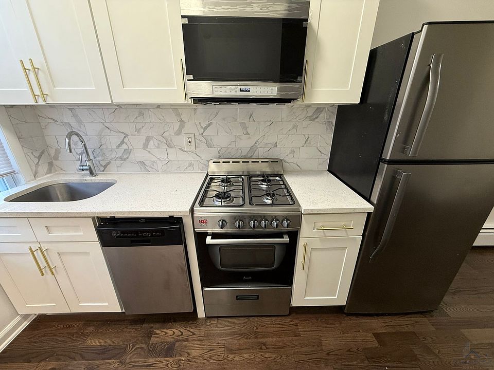 1st image of 186 South St #8AA