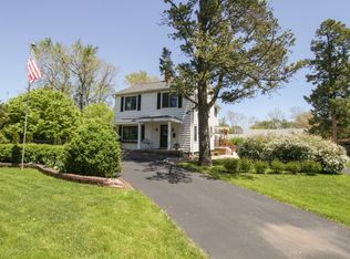 902 S Mercer Ave, Bloomington, IL