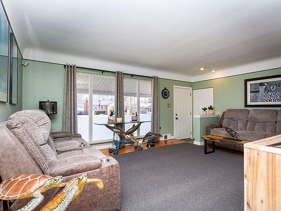 4th image of 14183 Foch St