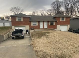 9010-9012 Catherine Rd, Liberty, MO 64068