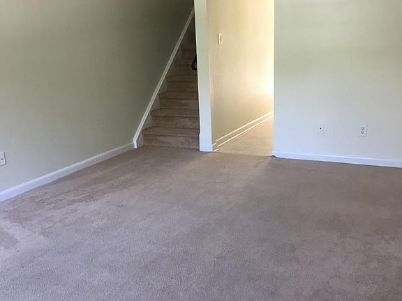 2nd image of 10 Park Vallei Ln