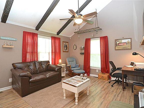 5th image of 1910 Shady Hollow Ln