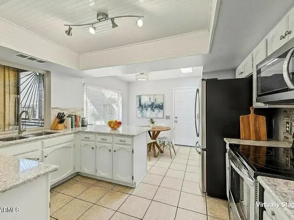 2915 W KELTON Lane, Phoenix, AZ 85053