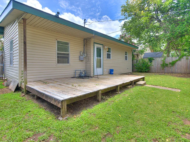 425 E Eufaula St — Photo 26