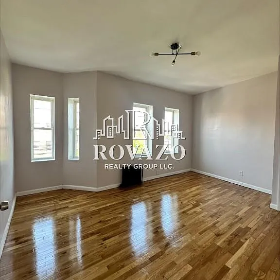 90 2nd Ave #5 — Photo 4