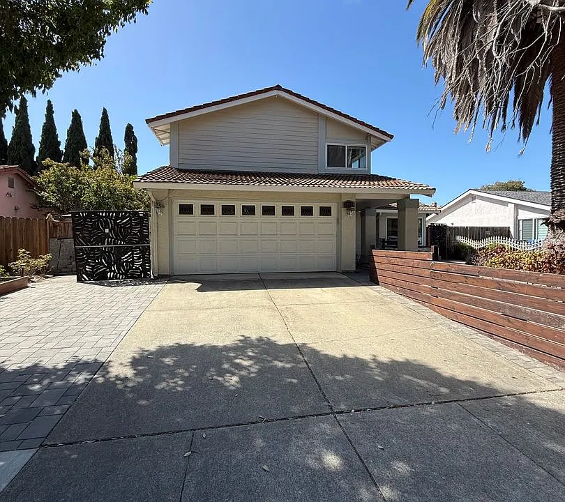 32625 Lake Mead Dr