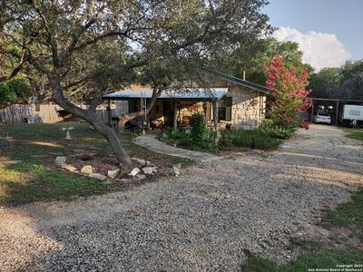 271 LEGION DR, Lakehills, TX, 78063