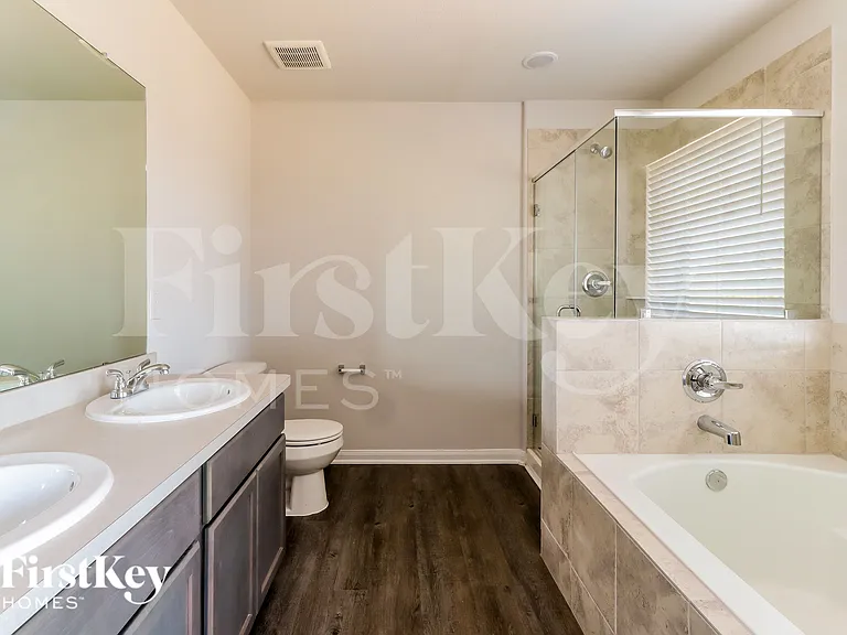 14705 Country Club Dr — Photo 11