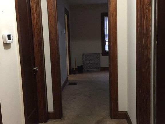 3rd image of 428 E Trinity Ln